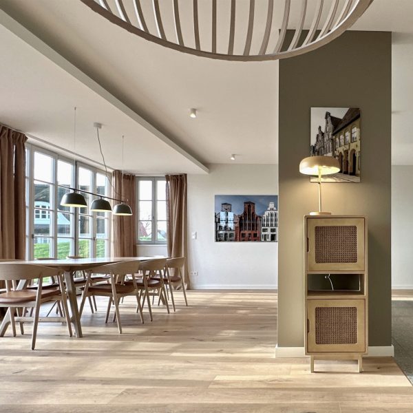 Ferienwohnung Schöne Aussicht Rosenhagen Haus 4 Wohnung 2 – Blick in den Essbereich